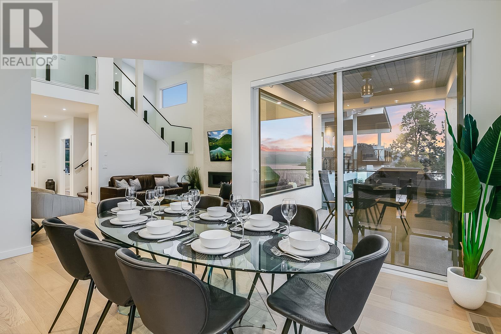 3969 Beachview Drive