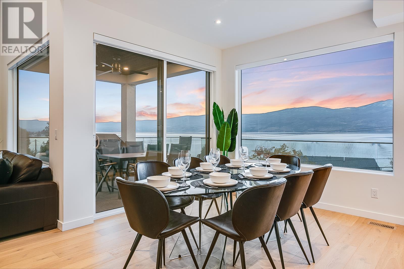 3969 Beachview Drive