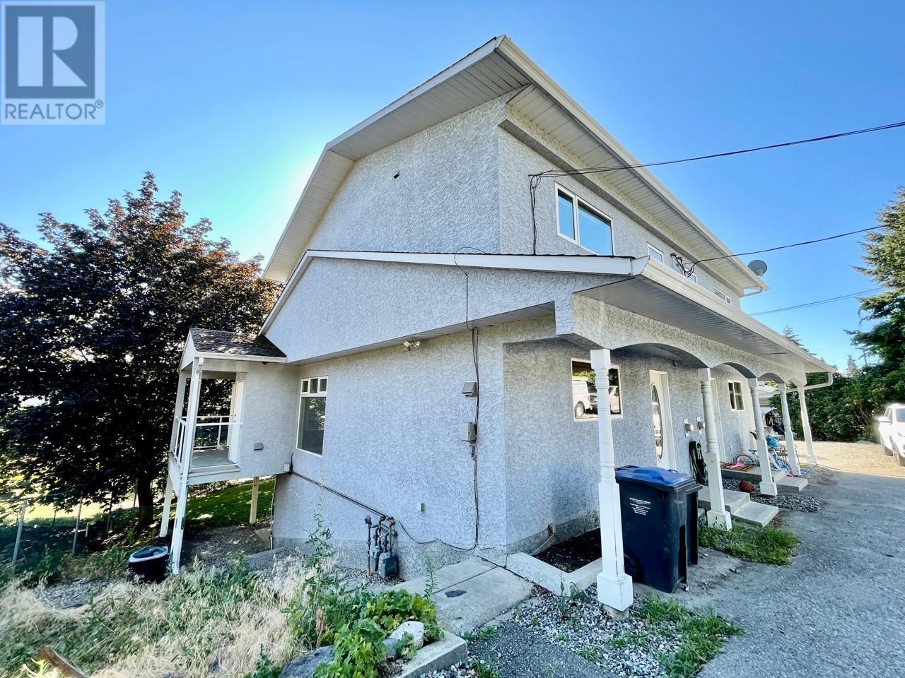 9925-9927 Okanagan Centre Road E