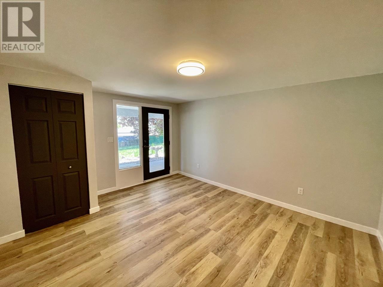9925-9927 Okanagan Centre Road E