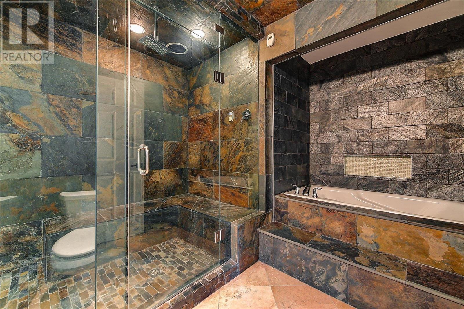 1007 Aurora Heights