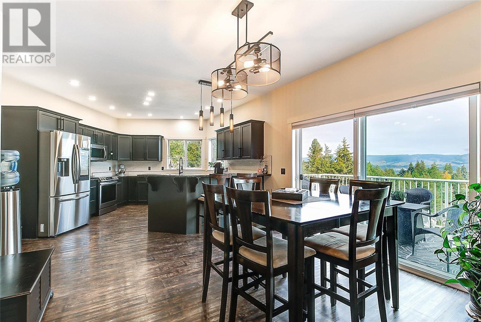1007 Aurora Heights