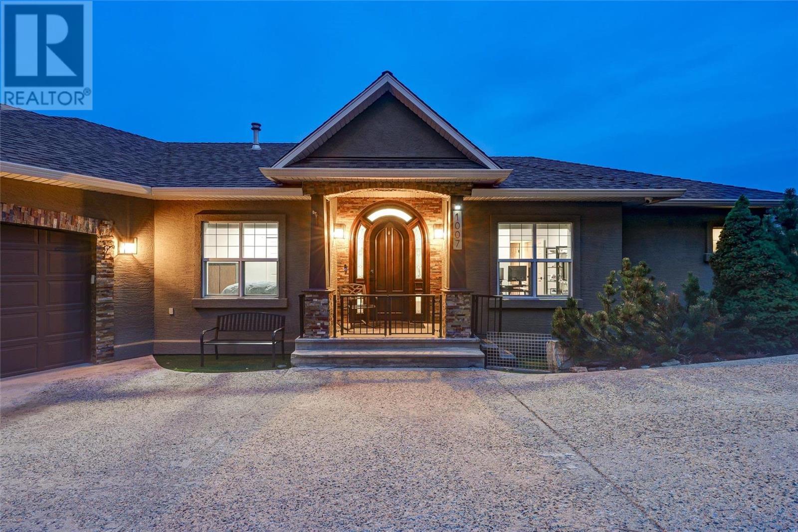 1007 Aurora Heights
