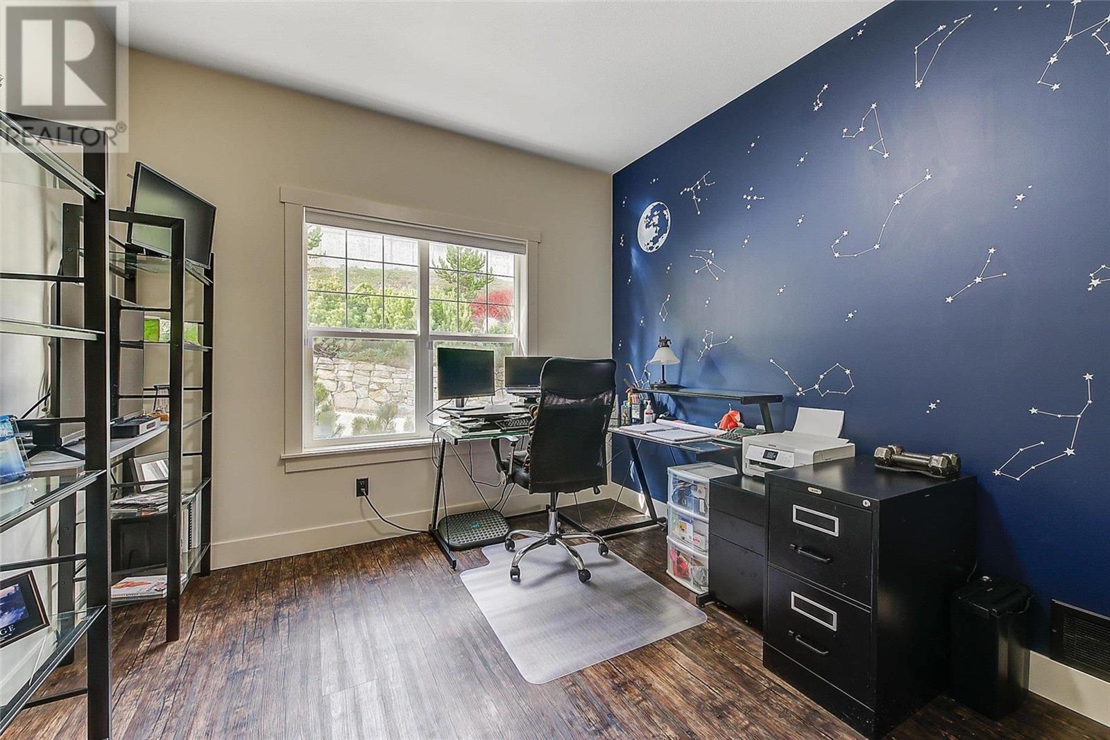 1007 Aurora Heights