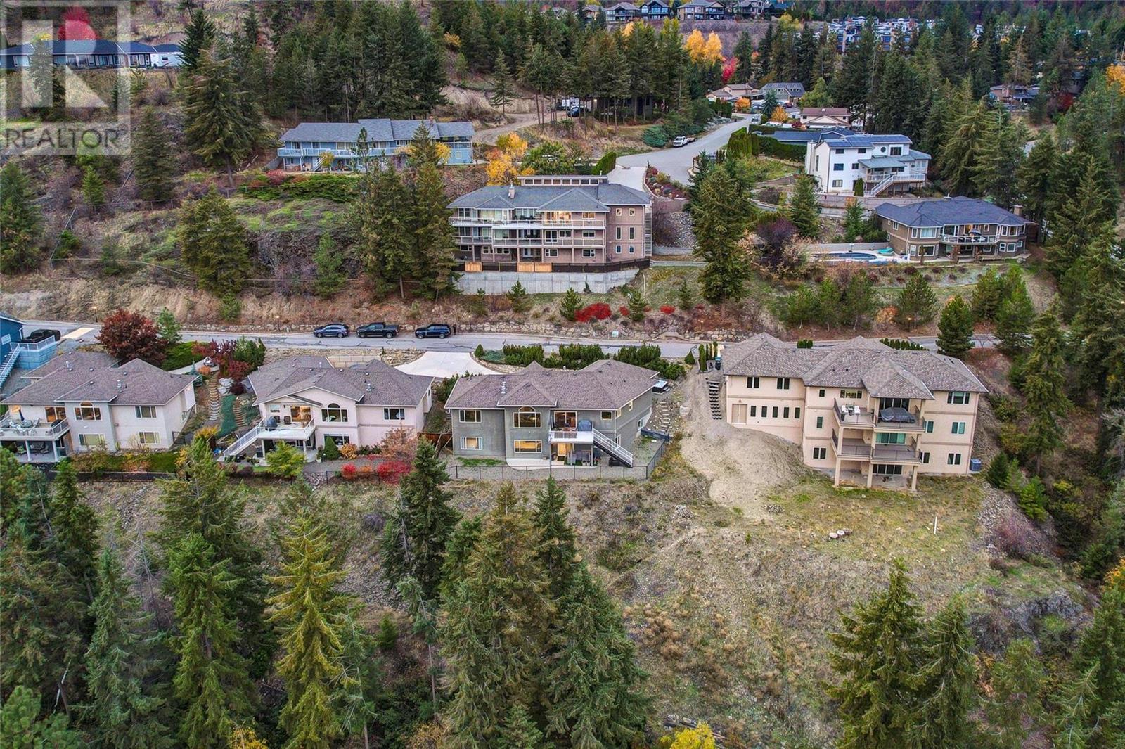 1007 Aurora Heights