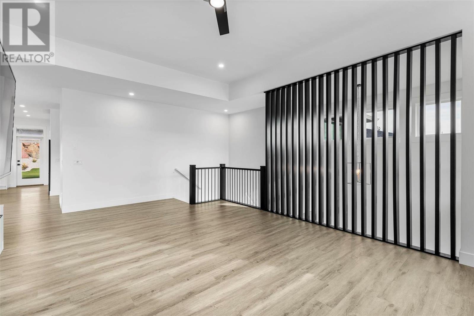 2804 Canyon Crest Drive