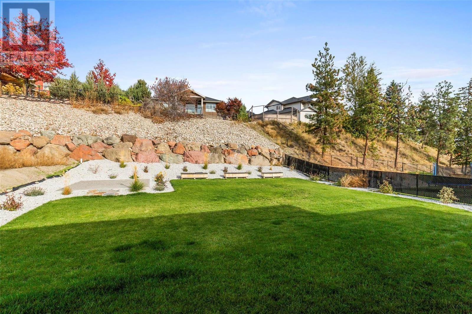 2804 Canyon Crest Drive