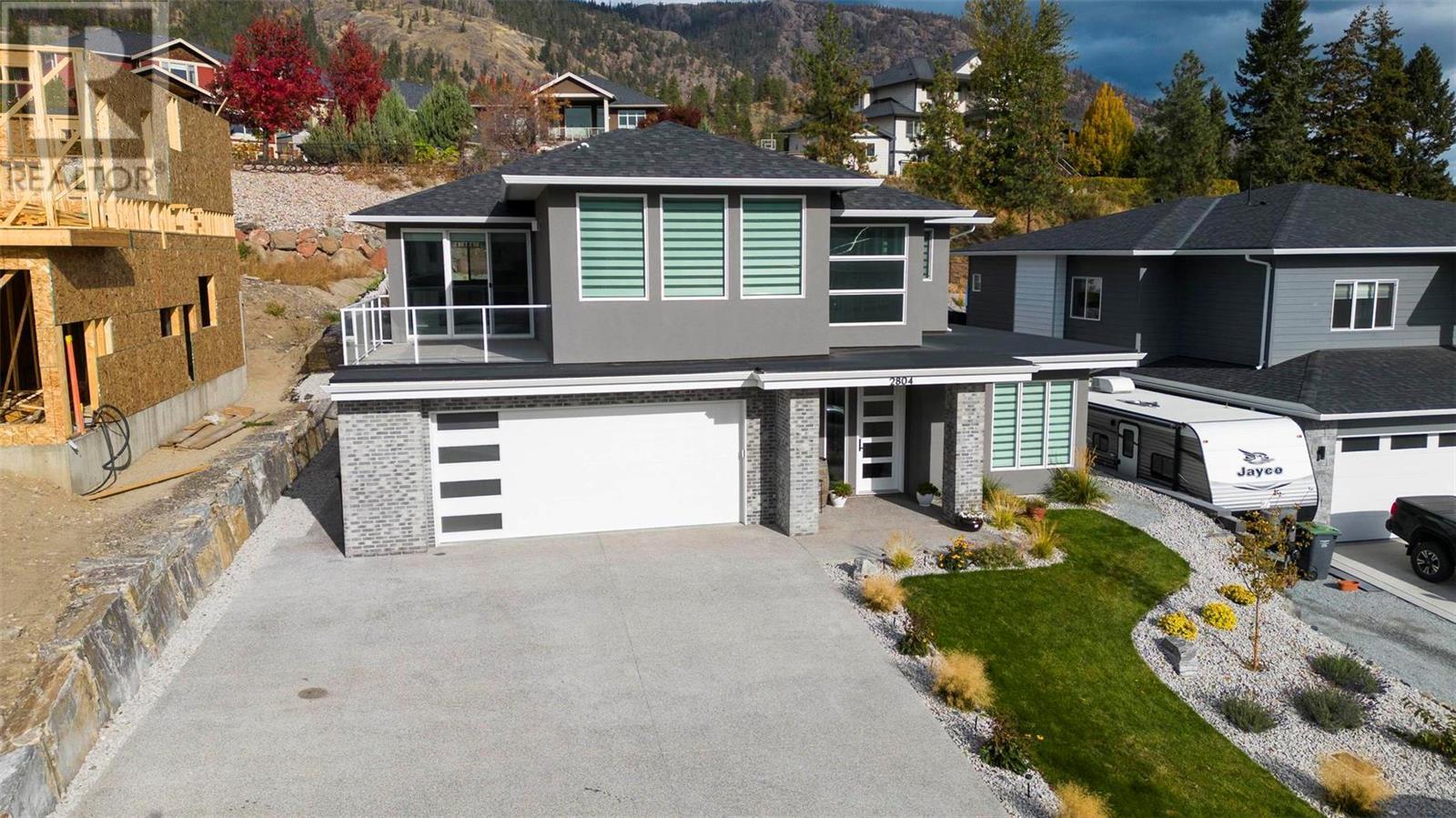 2804 Canyon Crest Drive