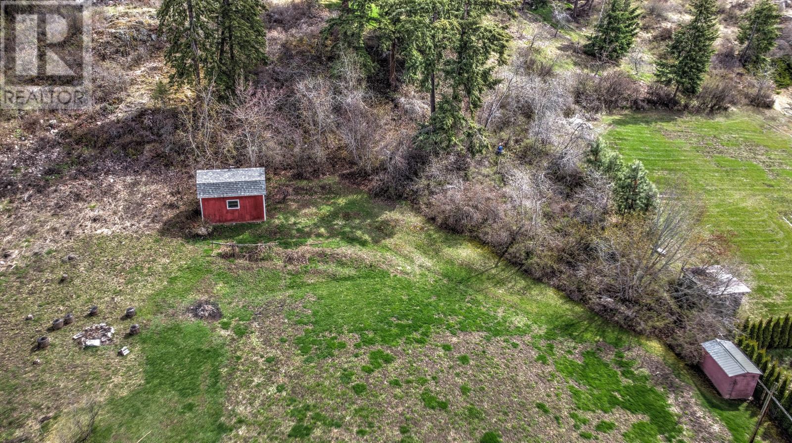 3770 Lakeshore Road NE