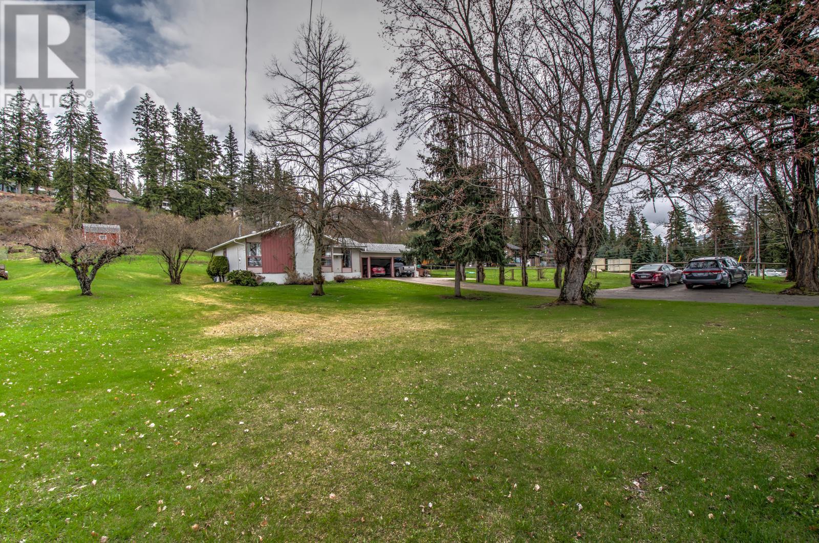 3770 Lakeshore Road NE