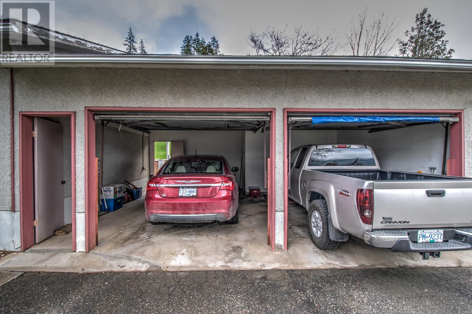 3770 Lakeshore Road NE