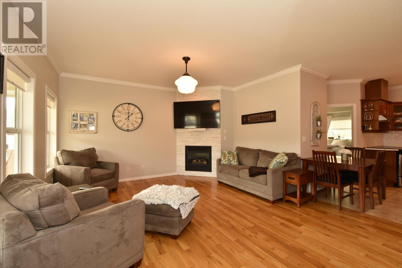 2525 Valley Place