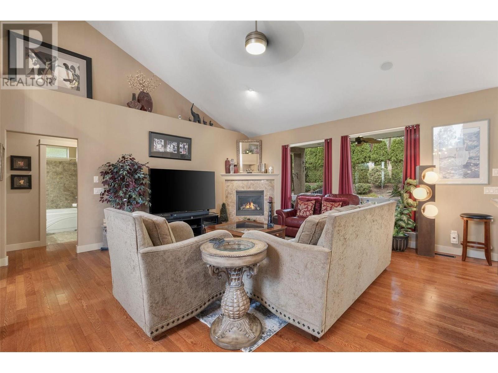 1882 Bayview Court