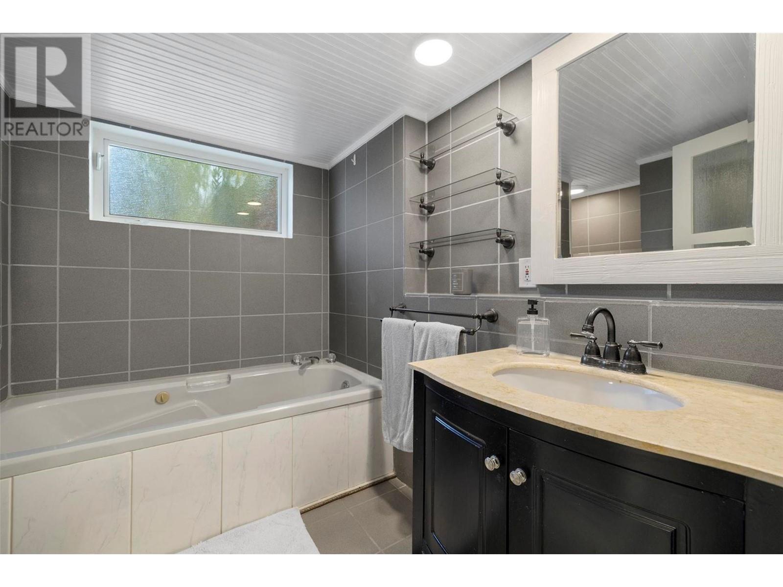 1375 Green Bay Road Unit# 10A, #10A