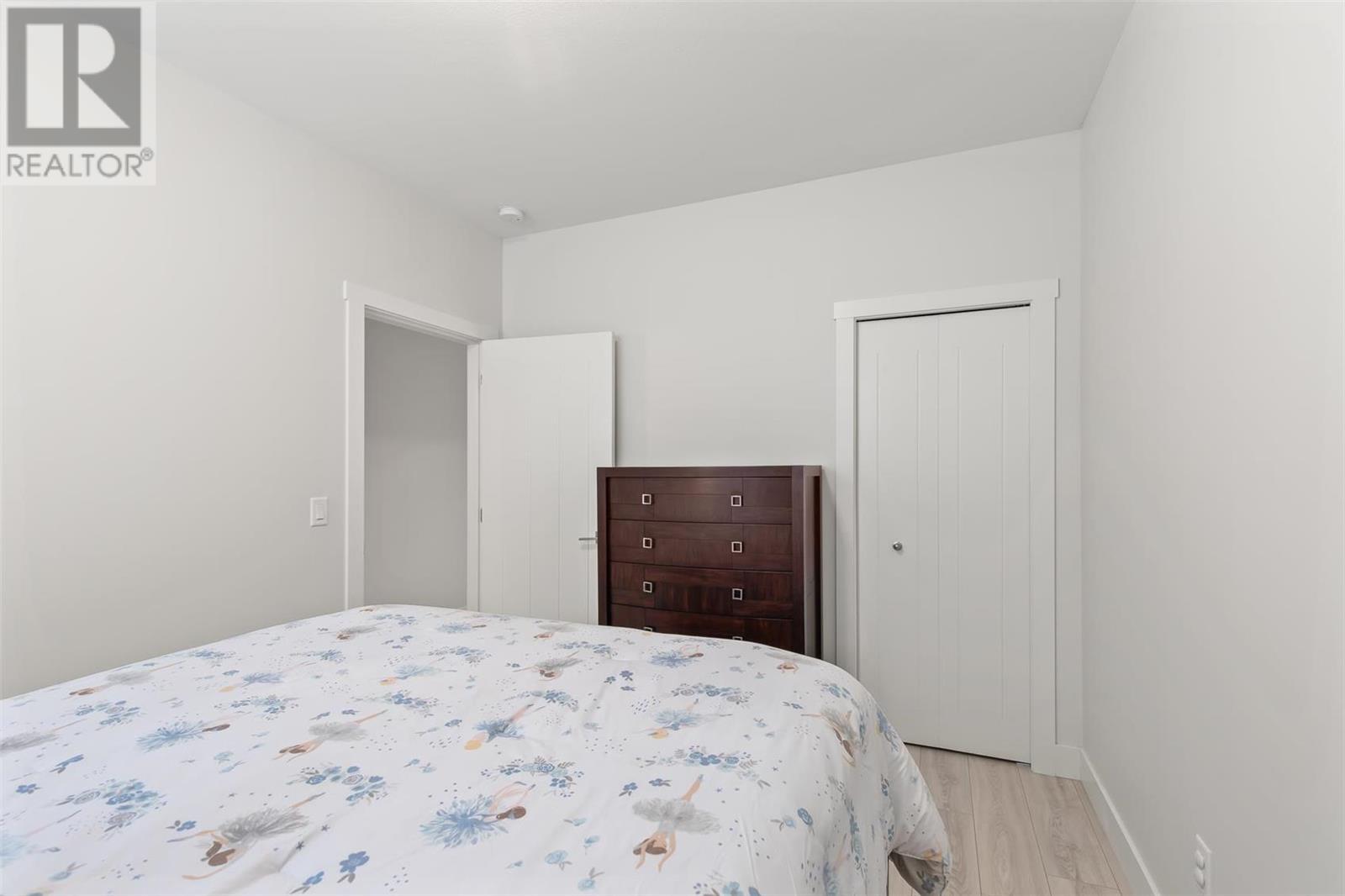 2612 Paramount Drive