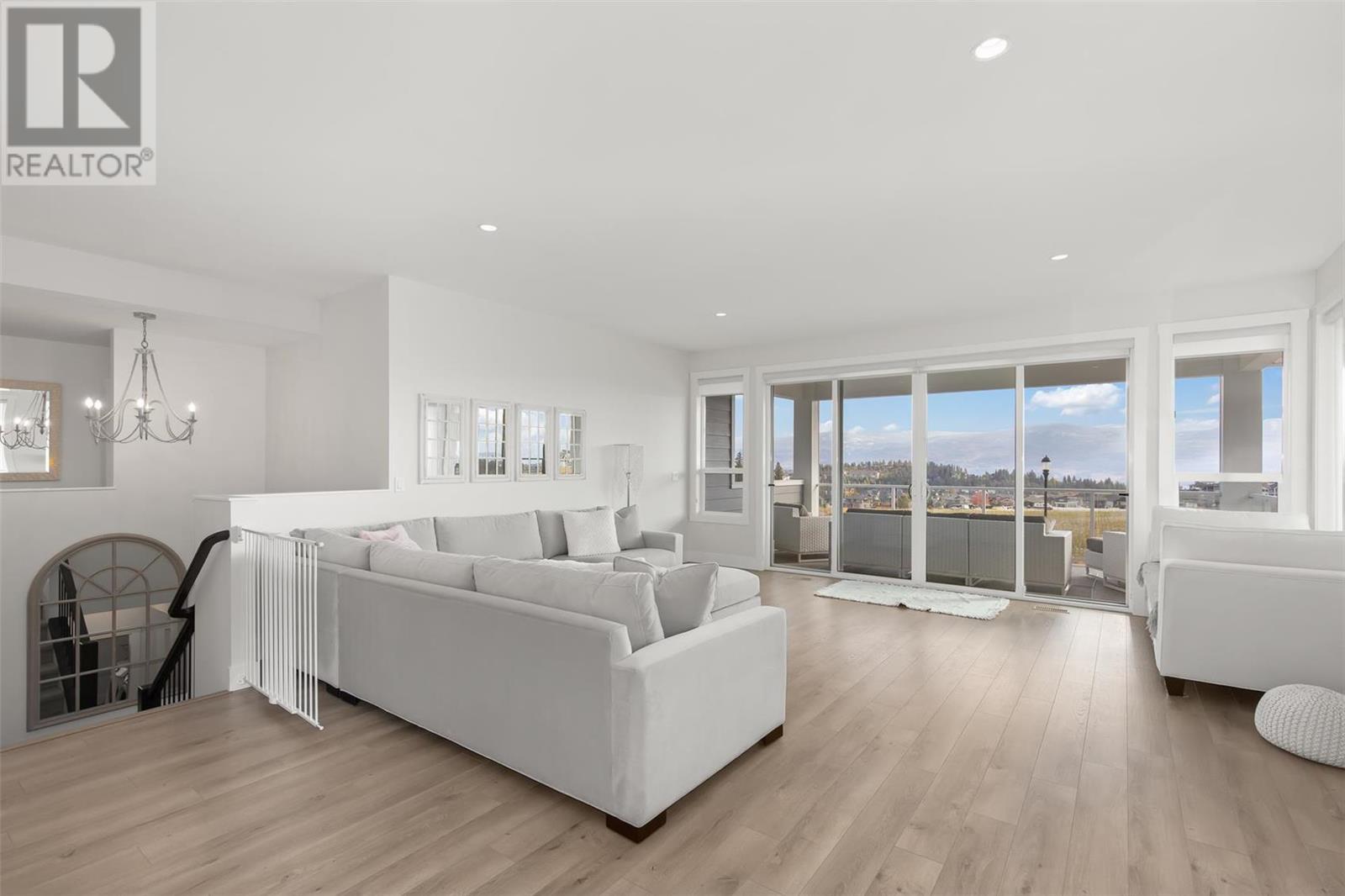 2612 Paramount Drive