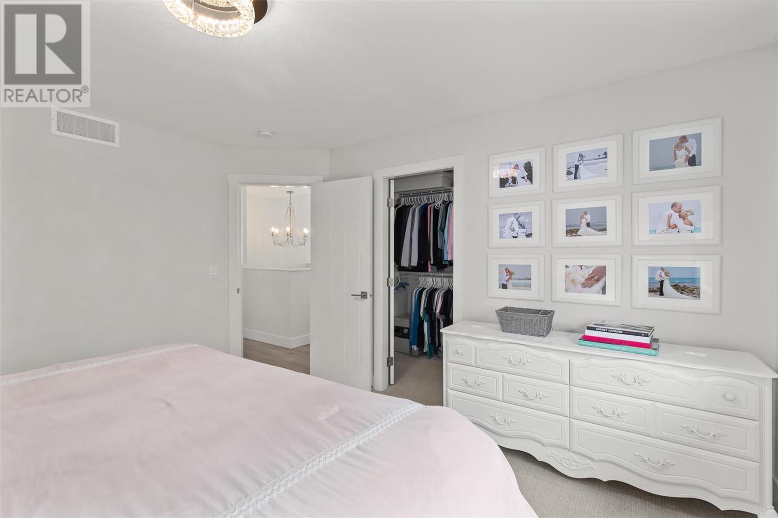 2612 Paramount Drive