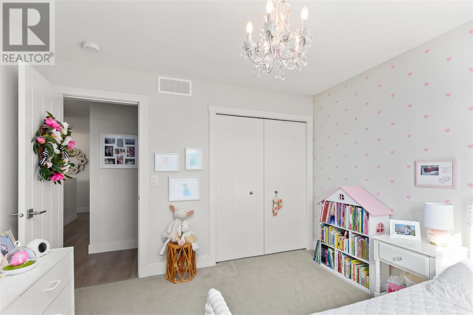 2612 Paramount Drive