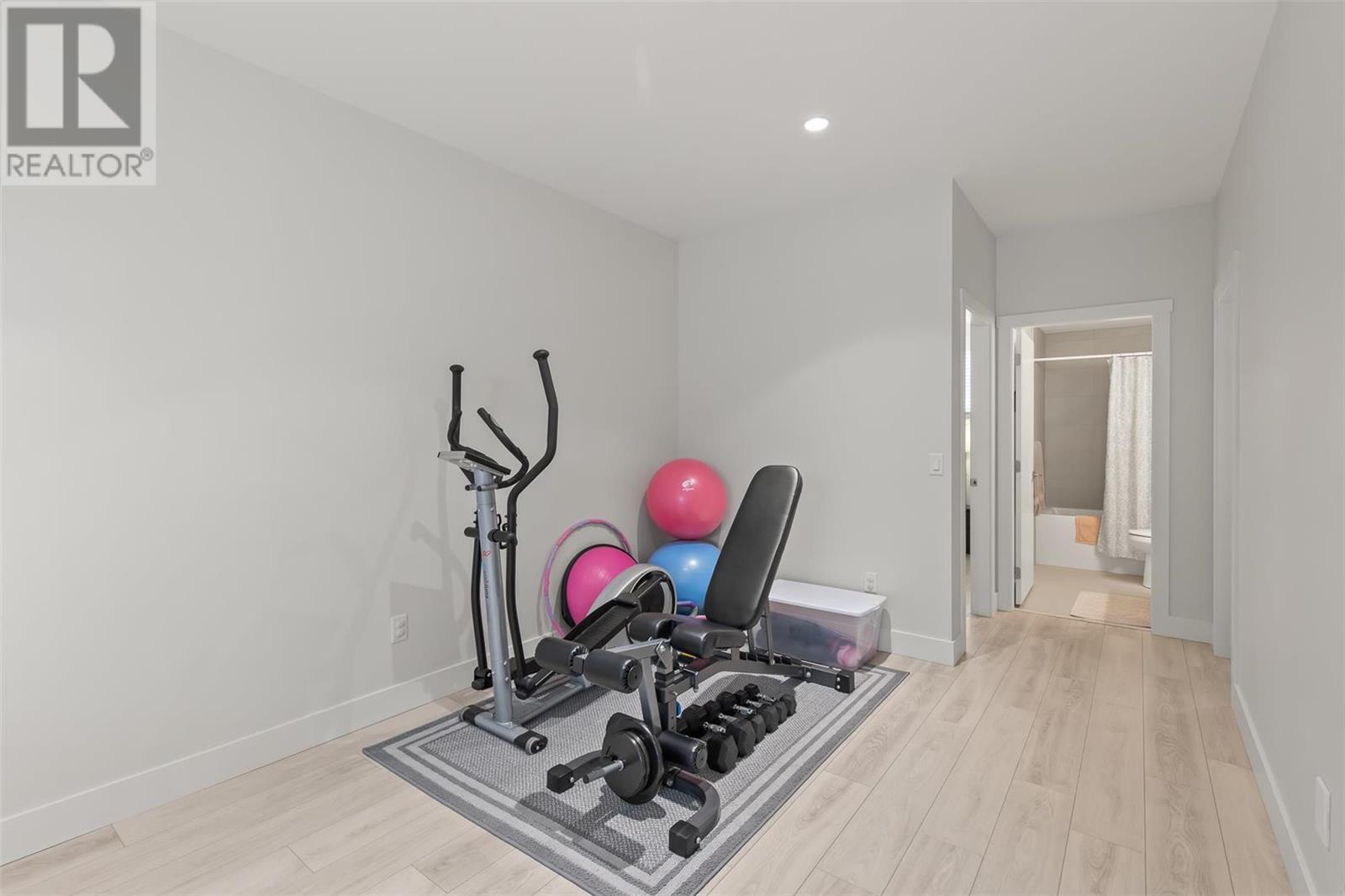 2612 Paramount Drive