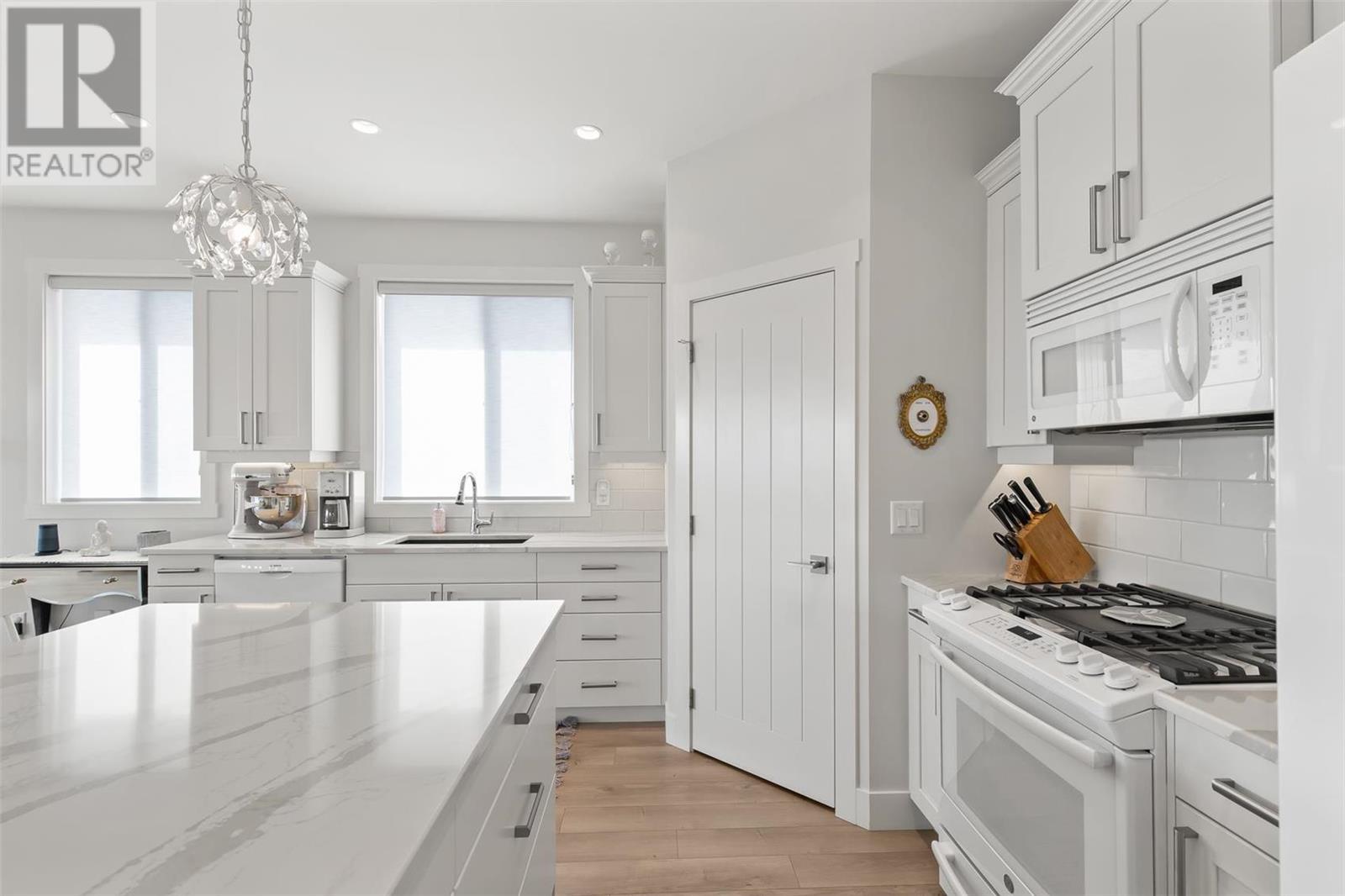 2612 Paramount Drive
