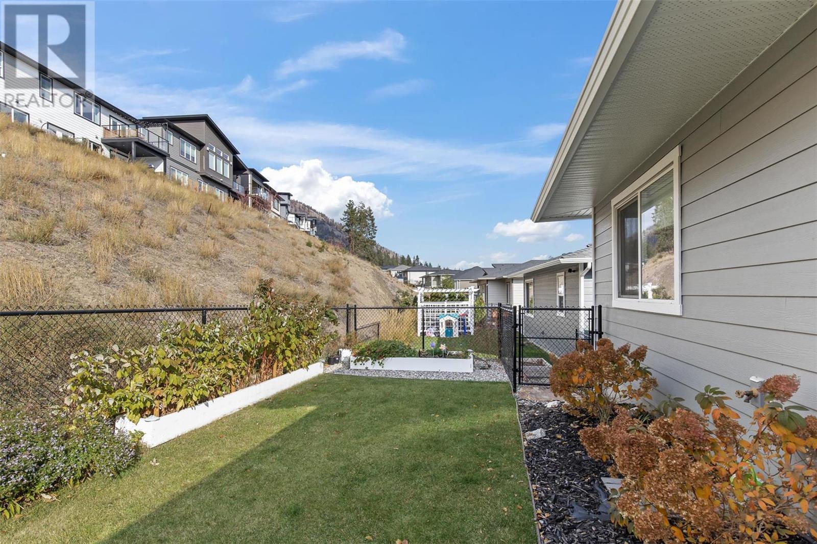 2612 Paramount Drive