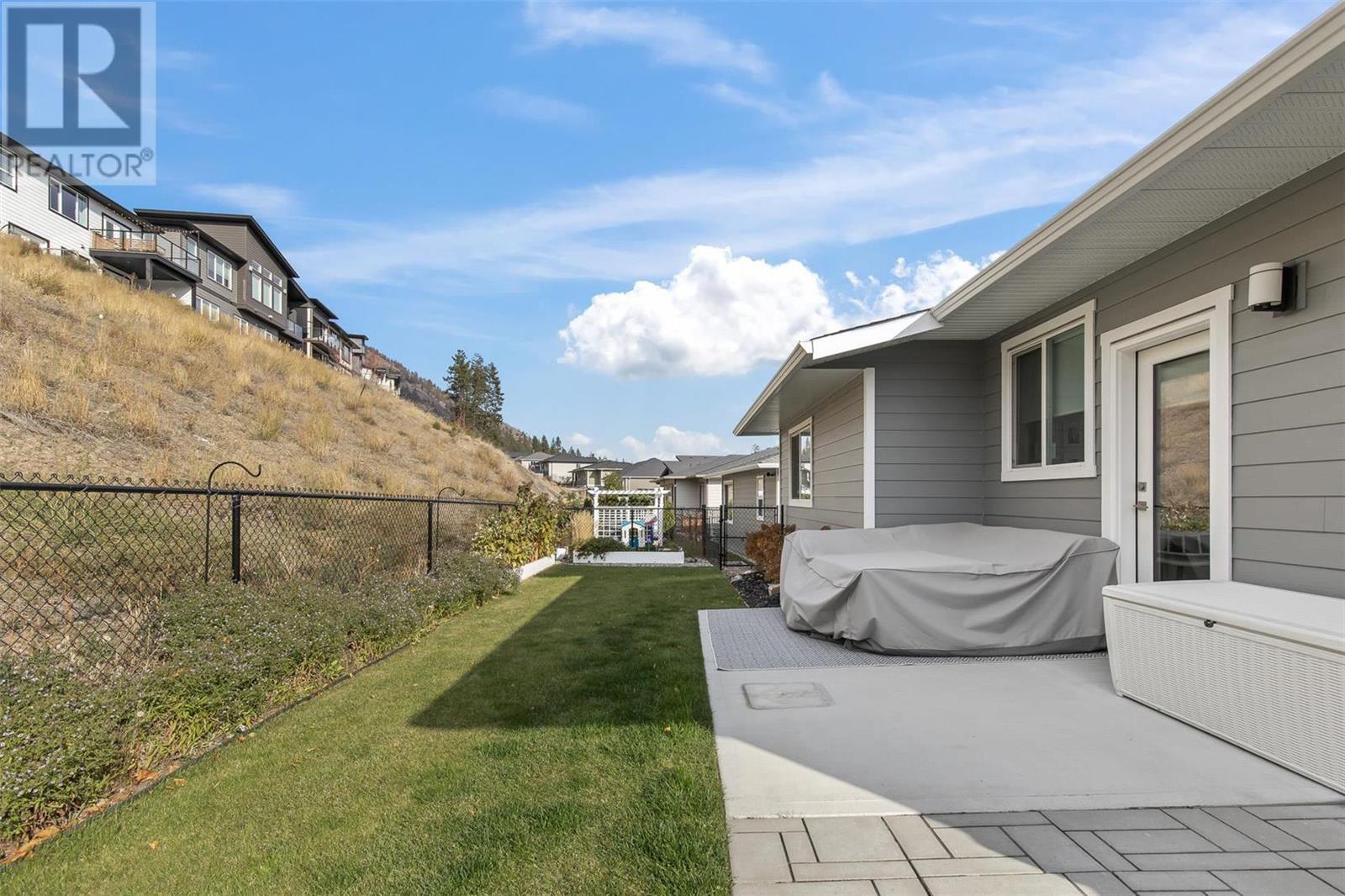 2612 Paramount Drive