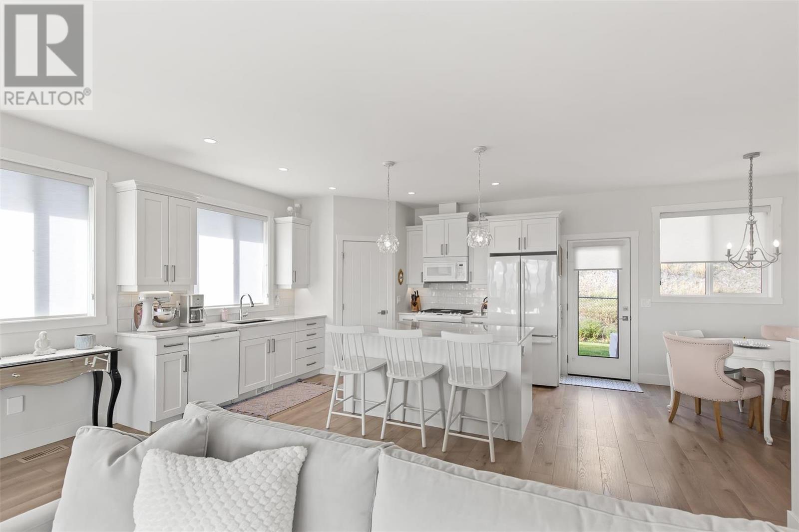 2612 Paramount Drive