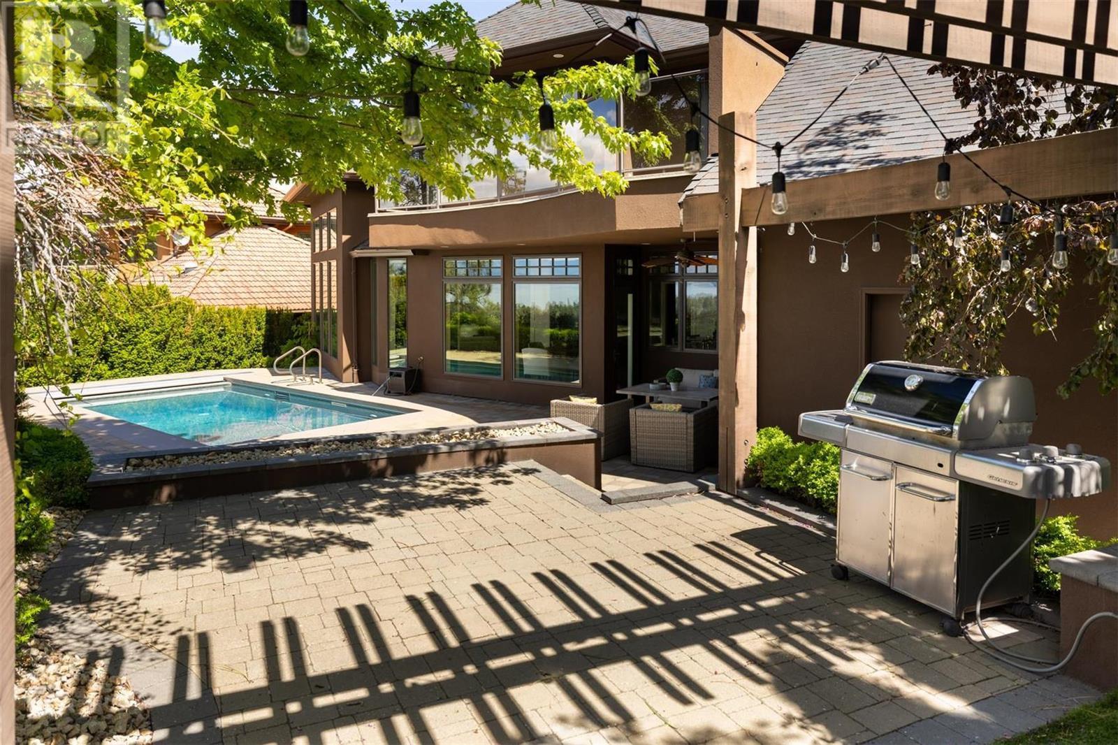 989 Westpoint Drive