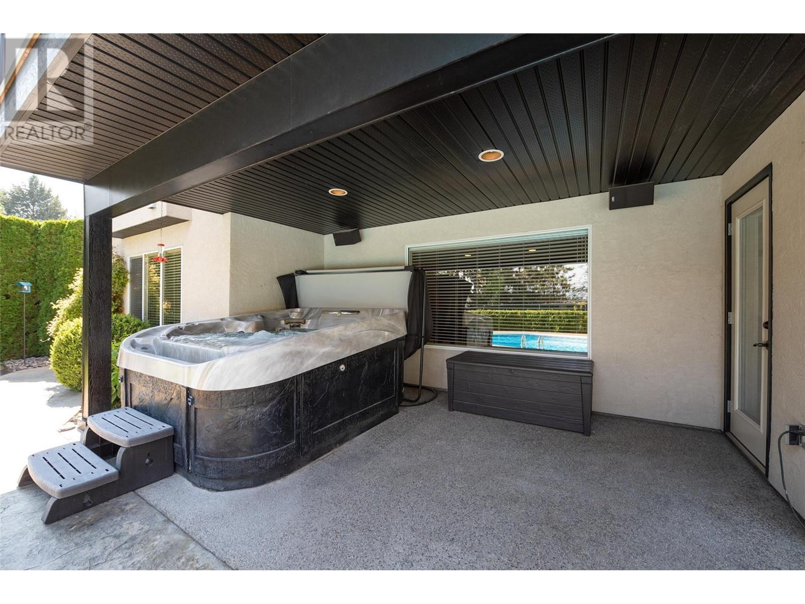 2411 Cobblestone Road