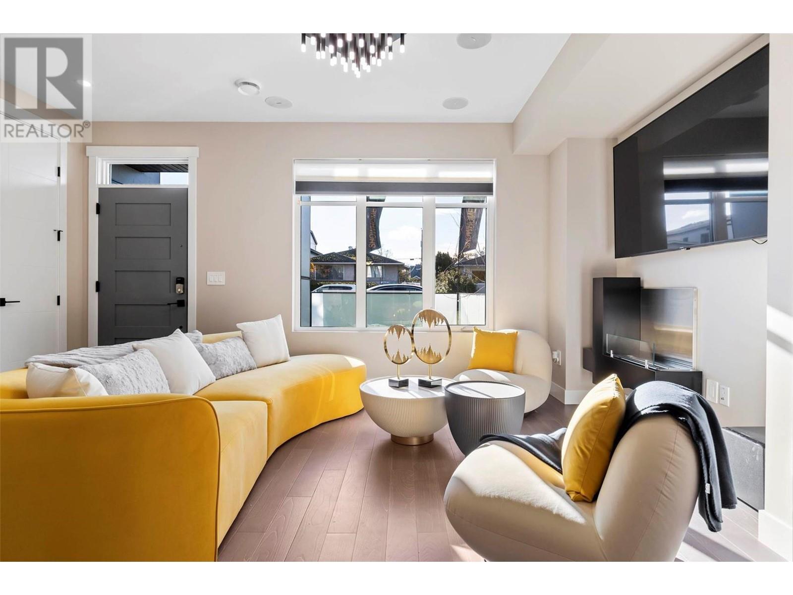 832 Martin Avenue Unit# 2, #2