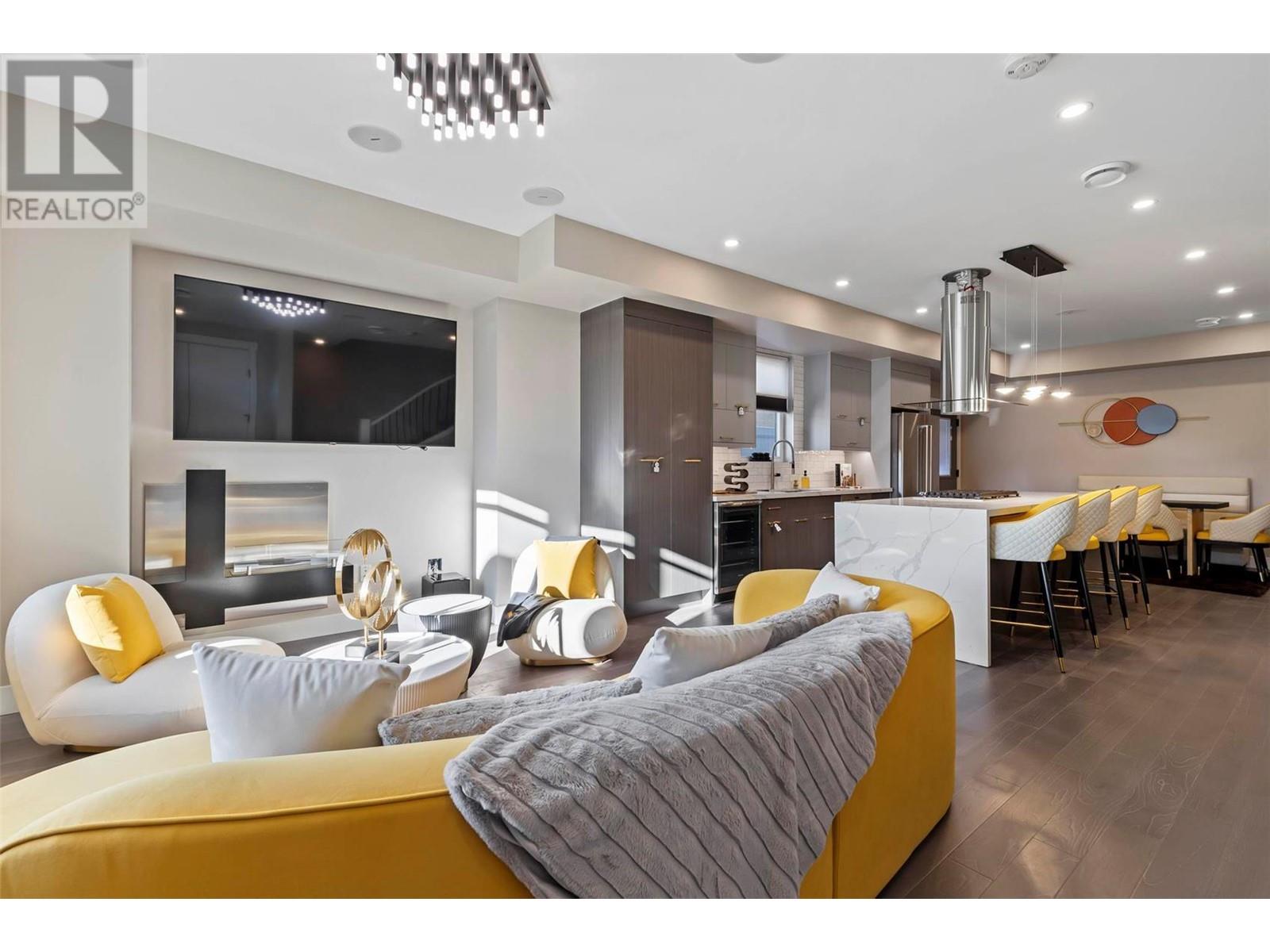 832 Martin Avenue Unit# 2, #2