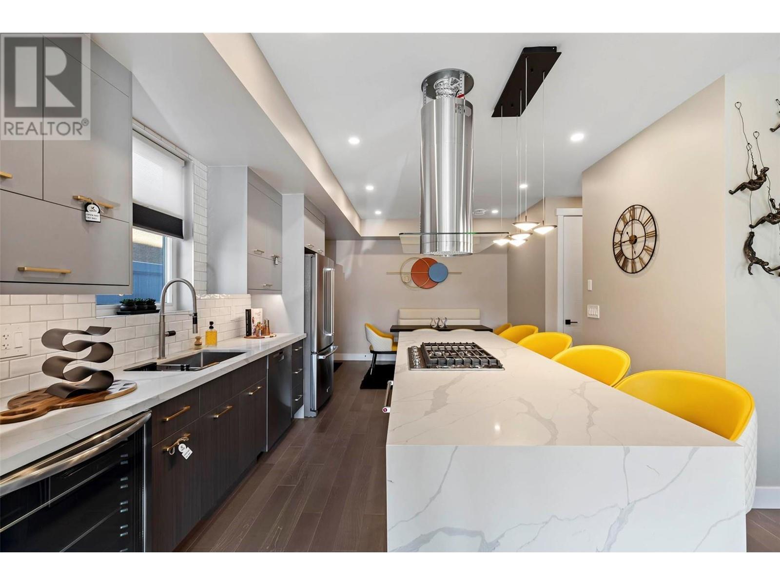 832 Martin Avenue Unit# 3, #3