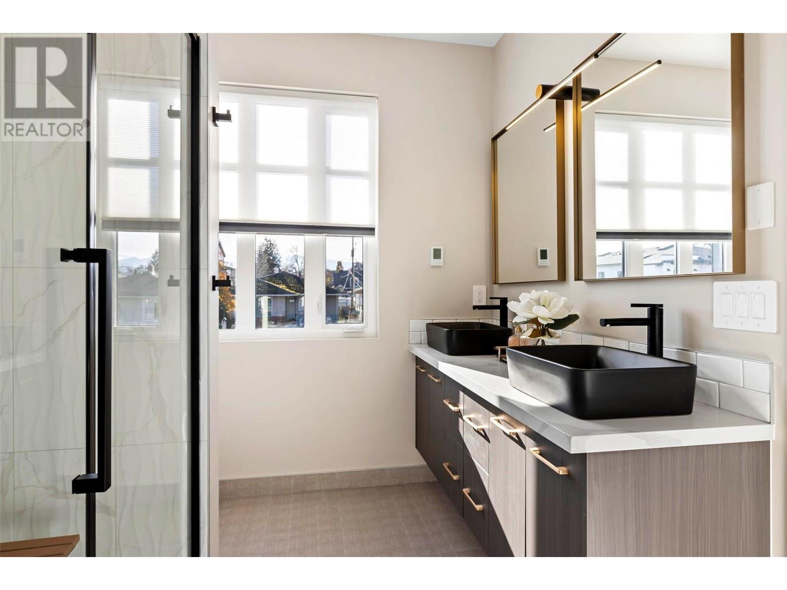 832 Martin Avenue Unit# 3, #3