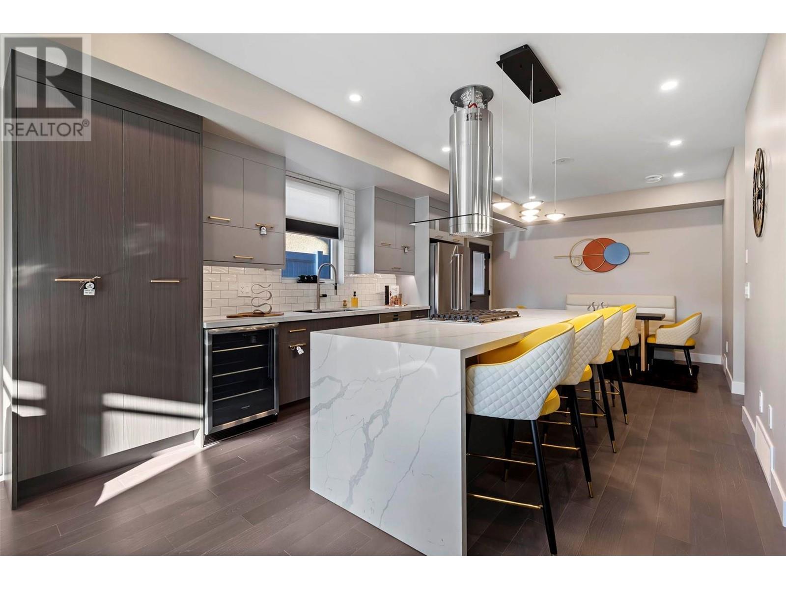 832 Martin Avenue Unit# 3, #3