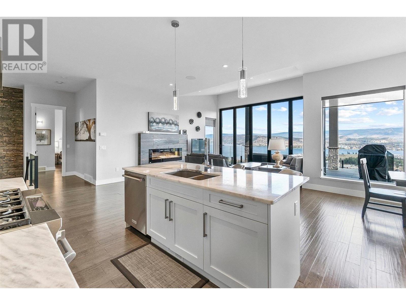 1785 Diamond View Drive