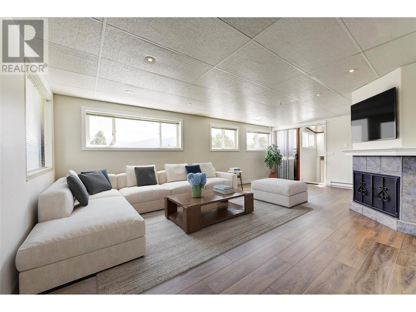 2098 Boucherie Road Unit# 43, #43