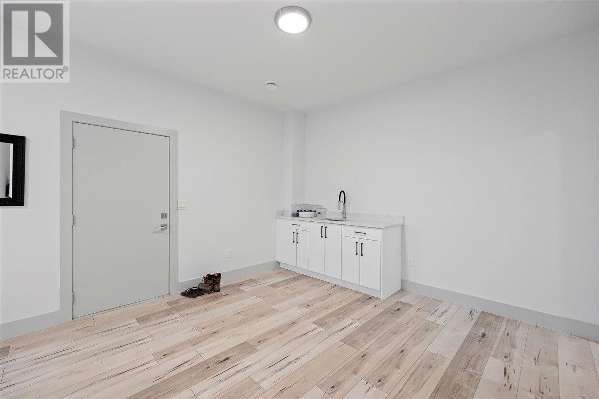 3121 Thacker Drive Unit# 5, #5