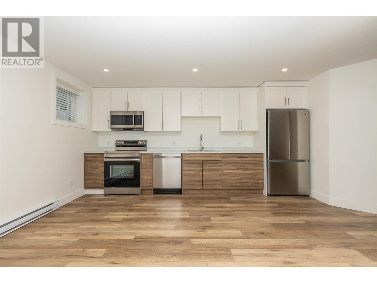 31 4 Street SE