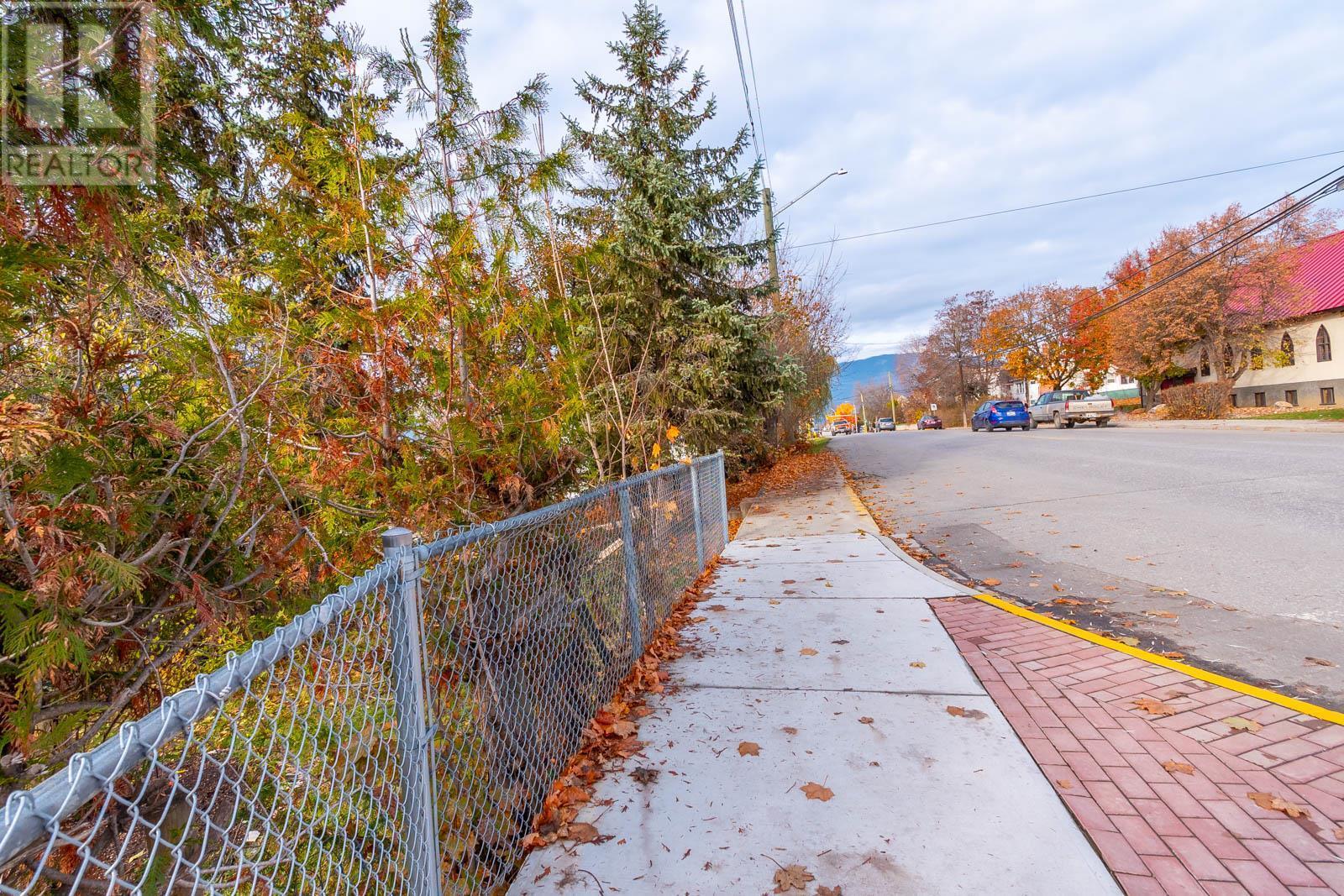 161 Shuswap Street SW