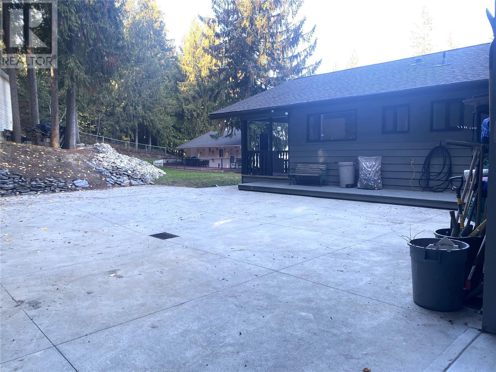 2538 Forest Drive