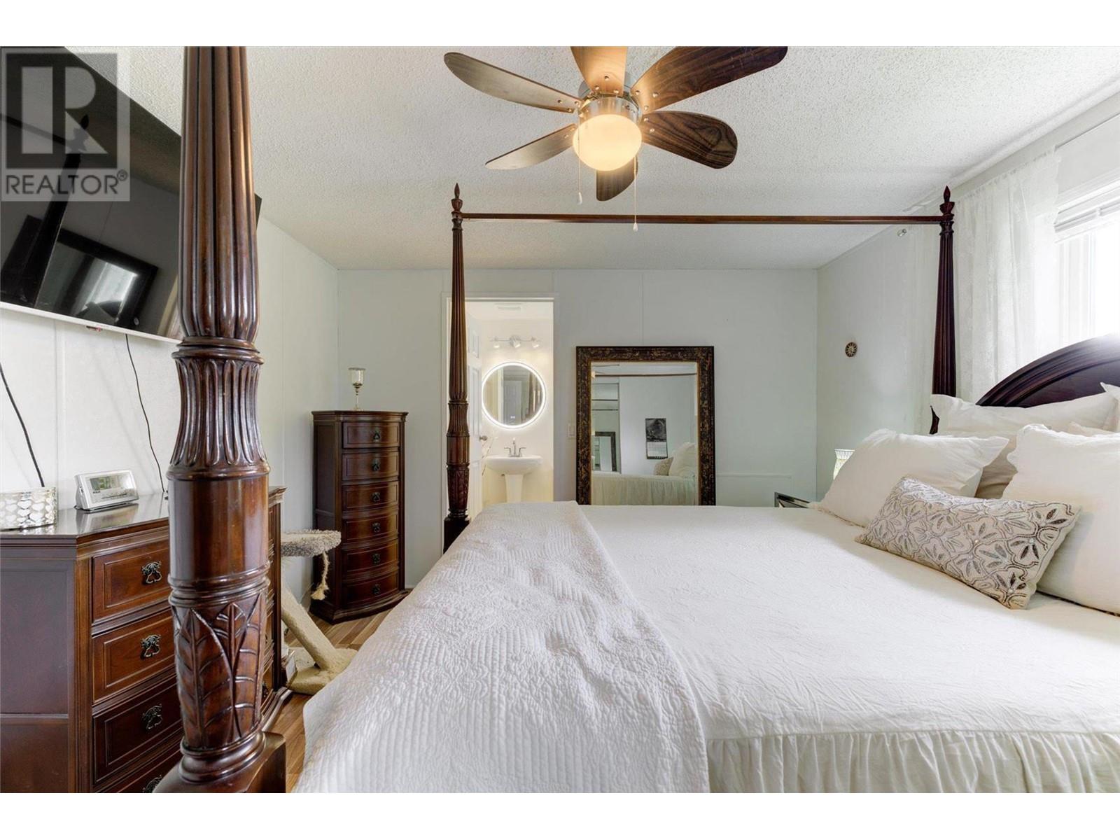 1929 97 Highway S Unit# 14, #14