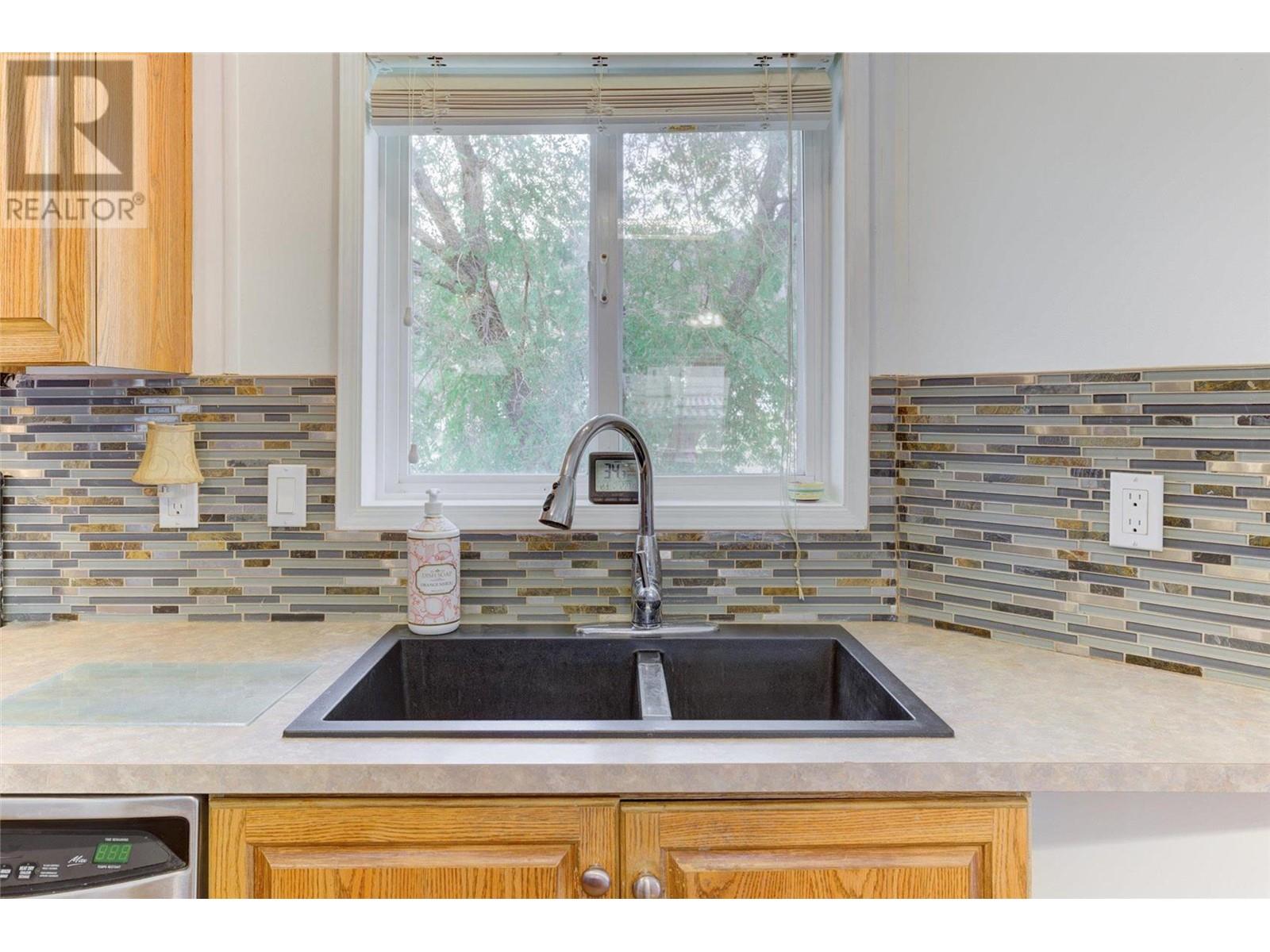 1929 97 Highway S Unit# 14, #14