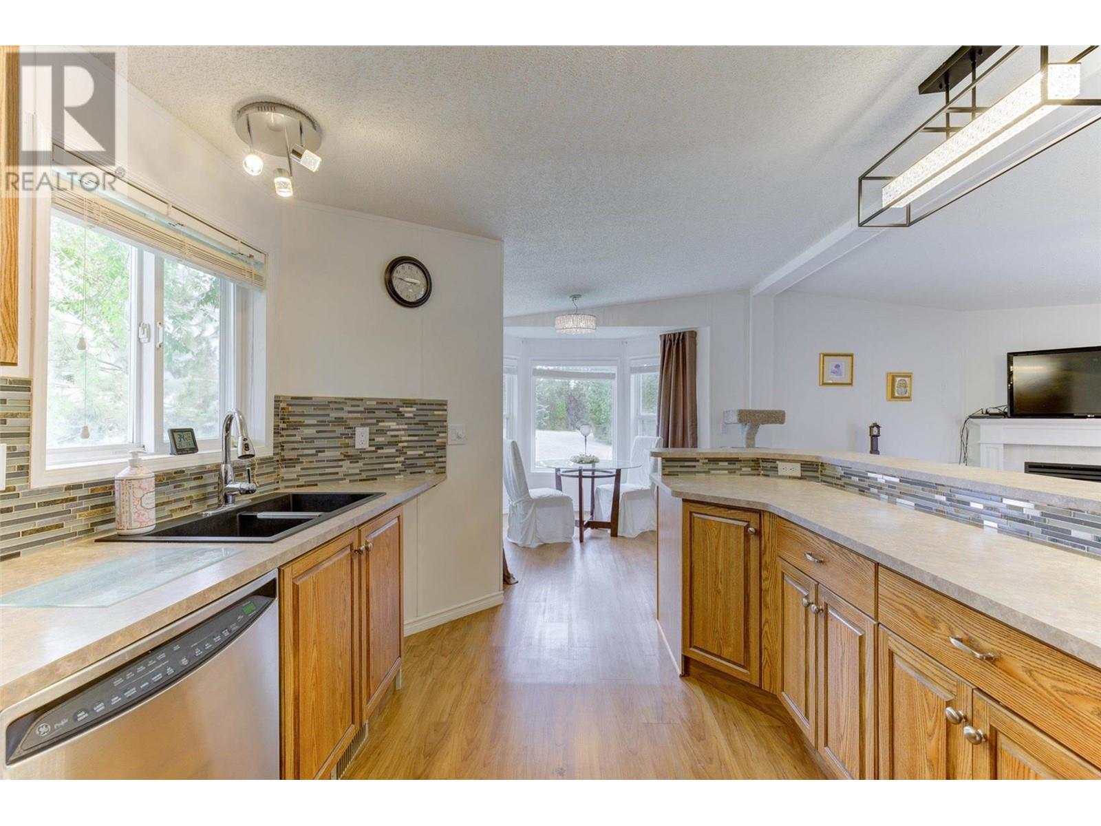 1929 97 Highway S Unit# 14, #14