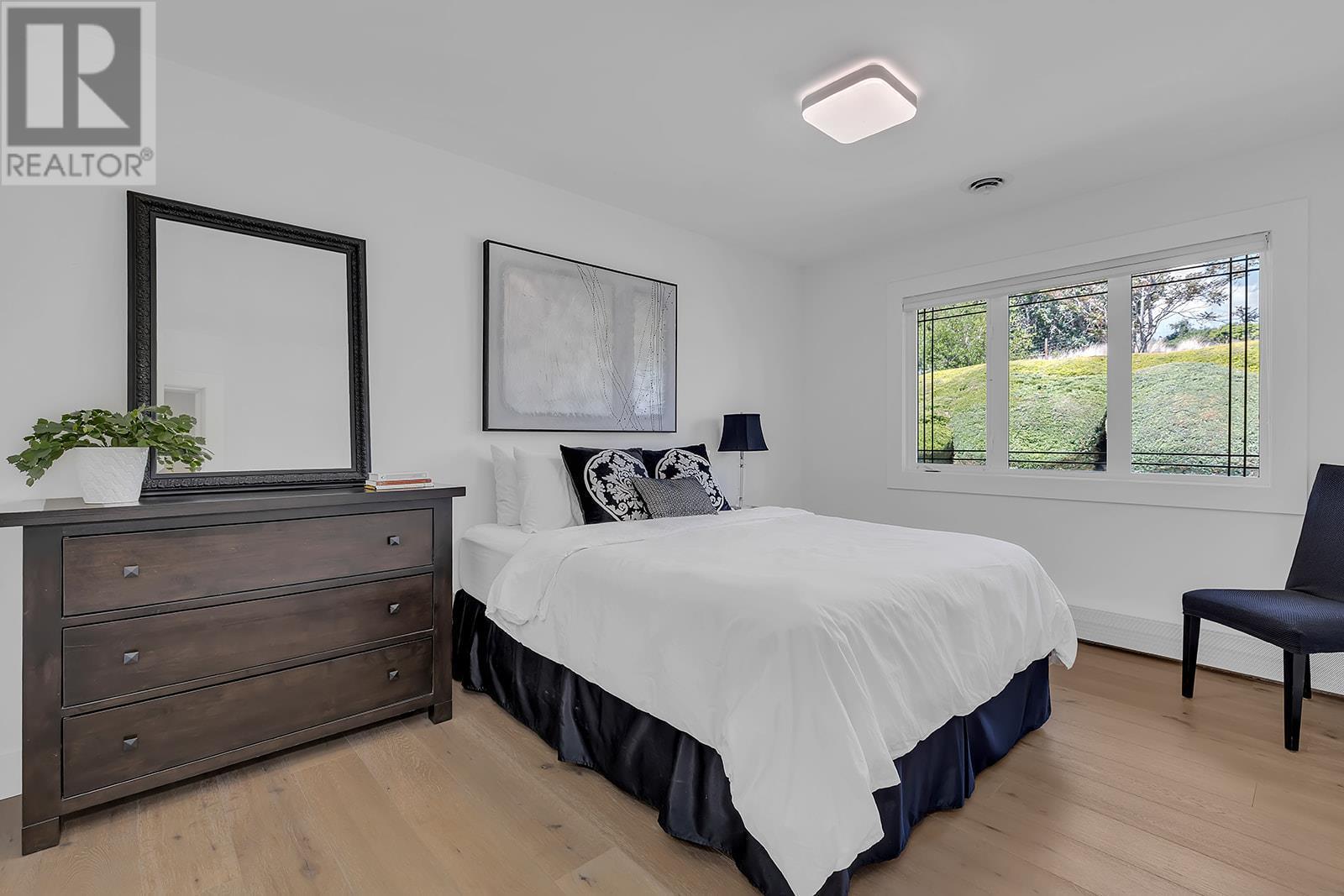 999 Sunnyside Road