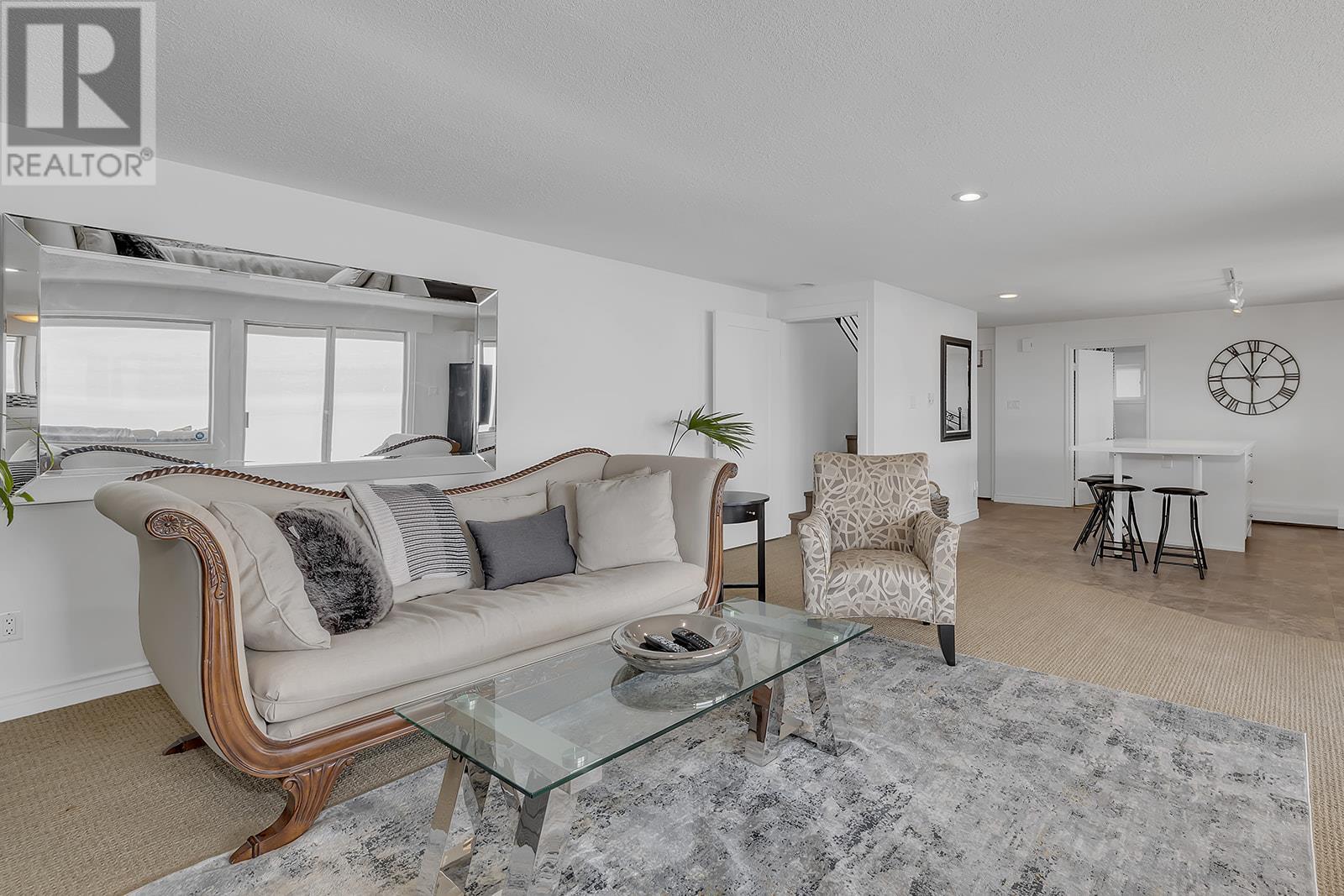 999 Sunnyside Road