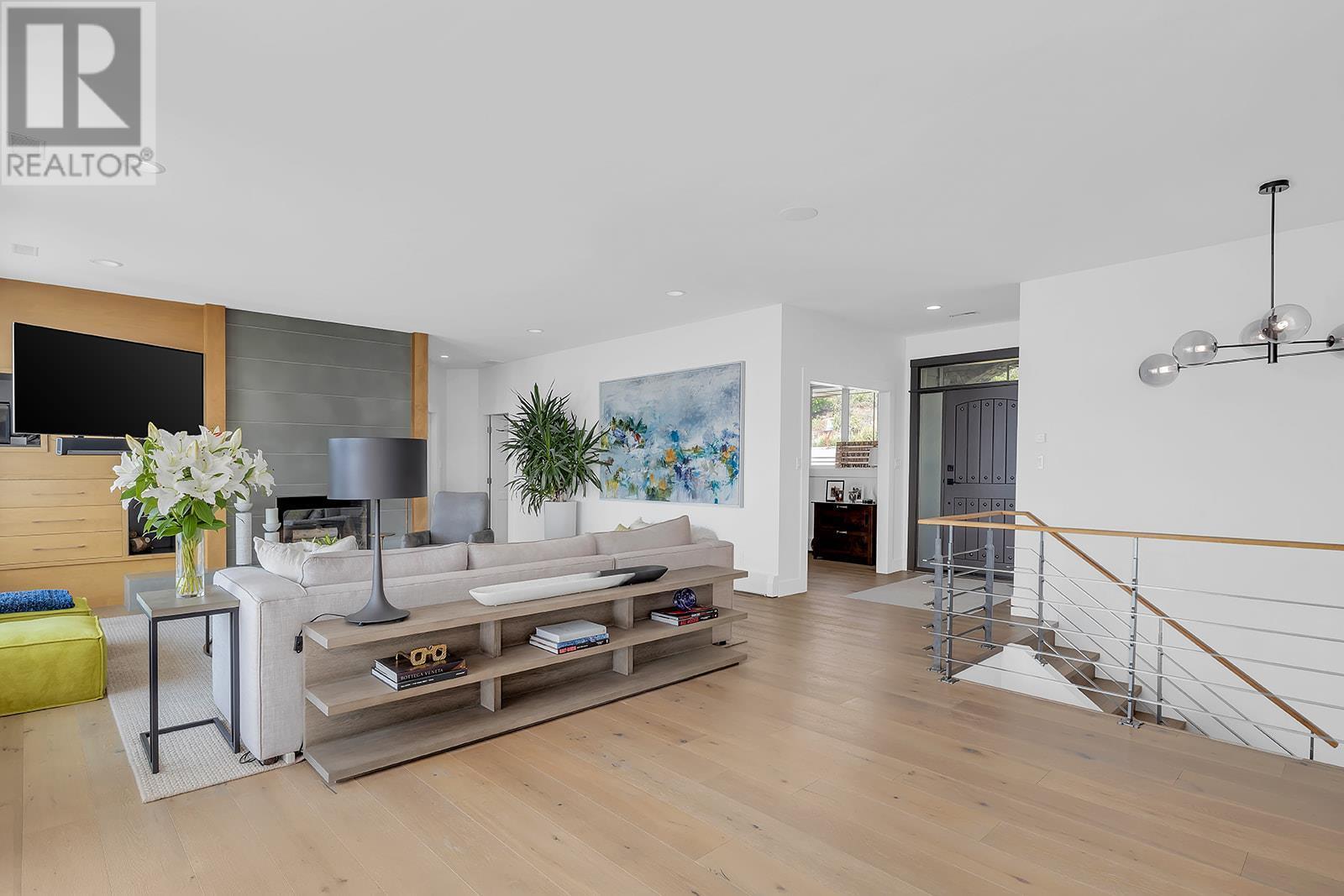 999 Sunnyside Road