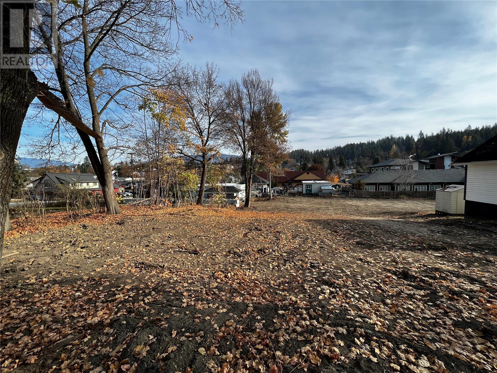 560 Shuswap Street SE