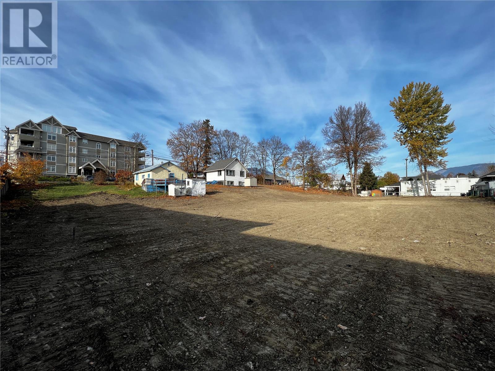610 Shuswap Street SE
