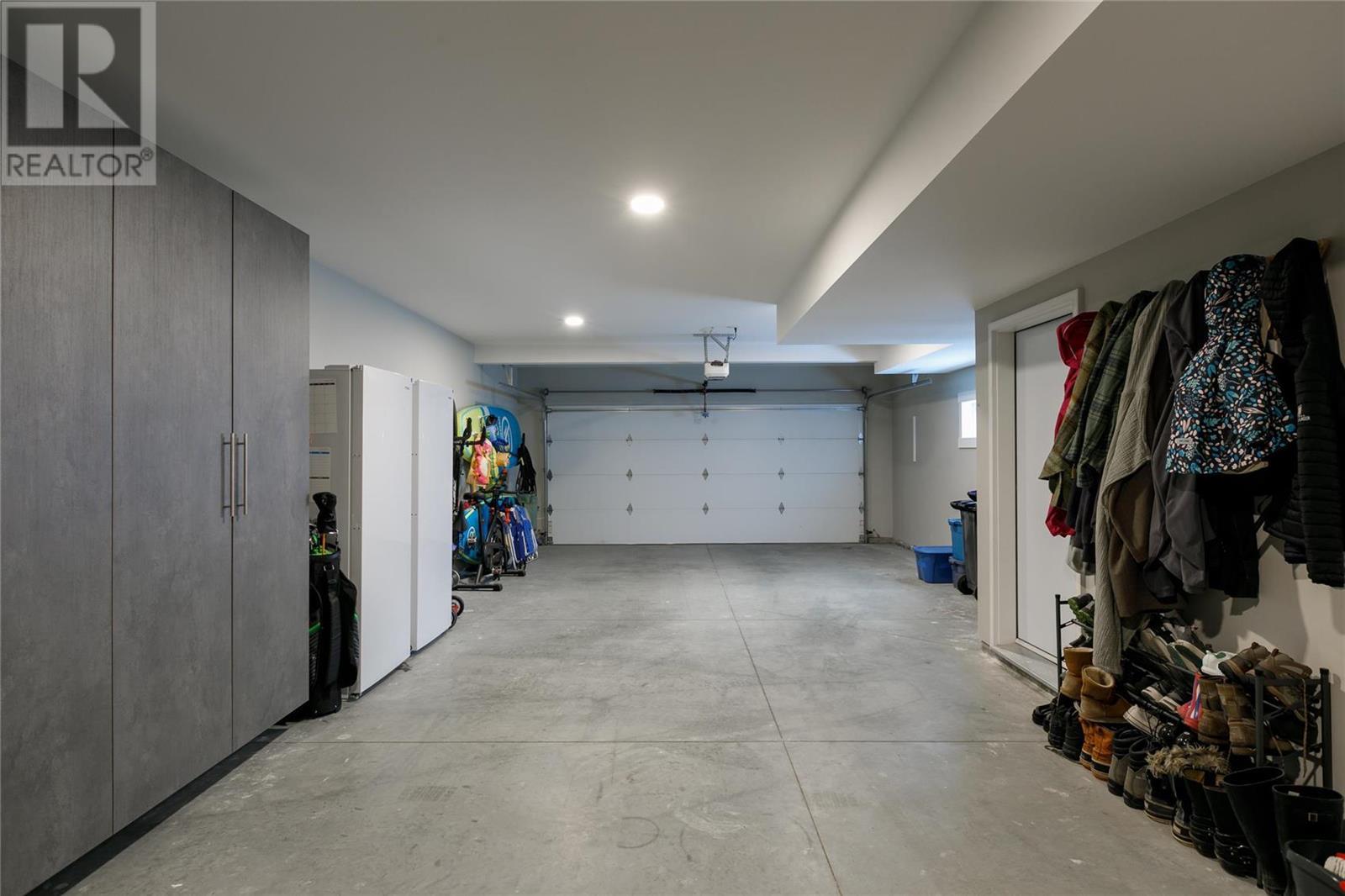3220 Hilltown Drive Unit# 6, #6