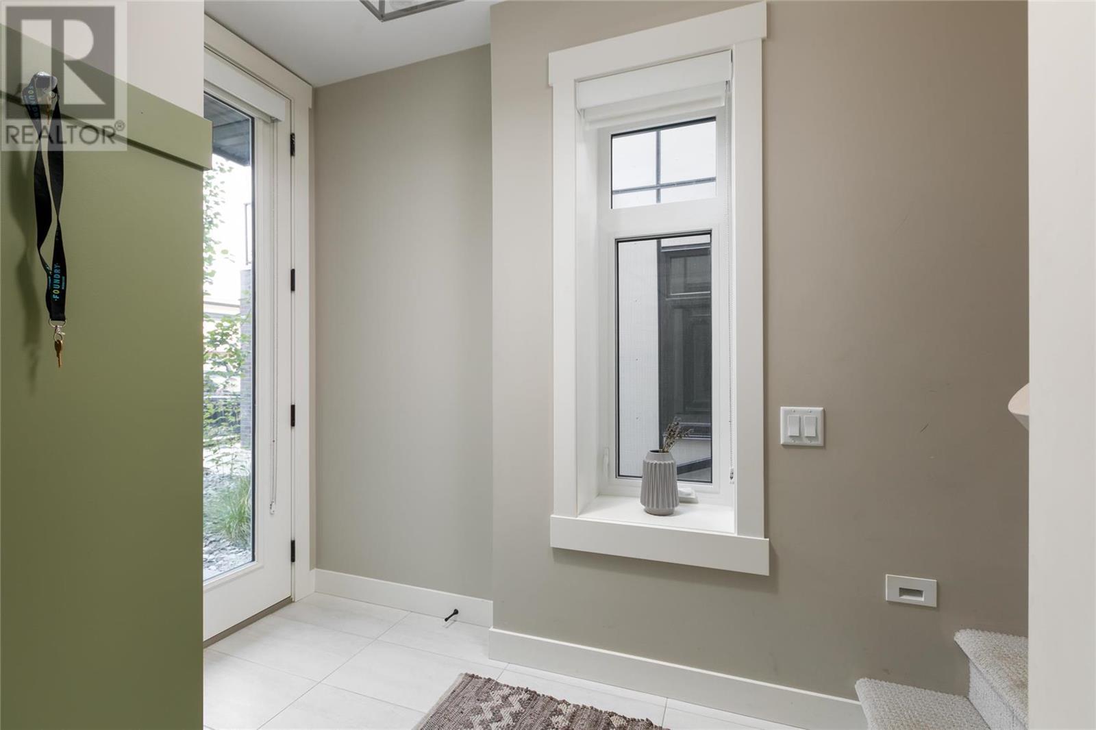 3220 Hilltown Drive Unit# 6, #6